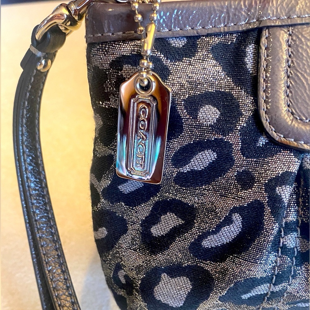 COACH Madison Ocelot Gray Silver Black Wristlet, EUC - Picture 2 of 7